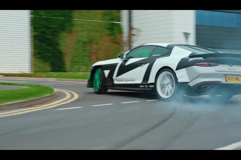 Bentley Supersports em 'drift' total… com Travis Pastrana ao volante!