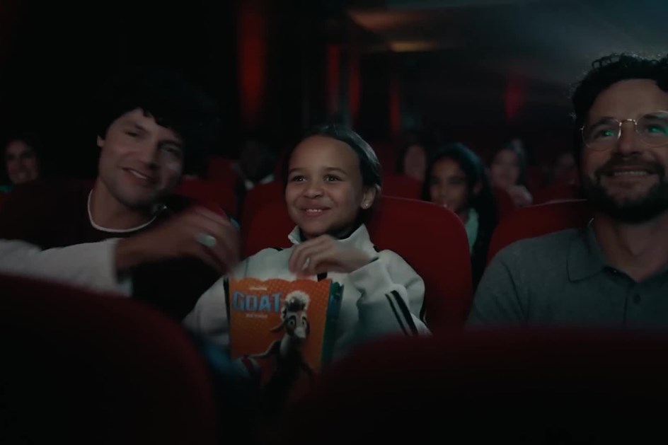 Mercedes-Benz CLA dá vida à nova comédia GOAT