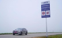 Insólito: futura Dacia Spacer aparece em anúncio de novo limite de velocidade