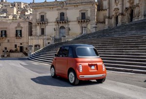 Fiat Topolino Corallo a brilhar nas ruas de Sanremo