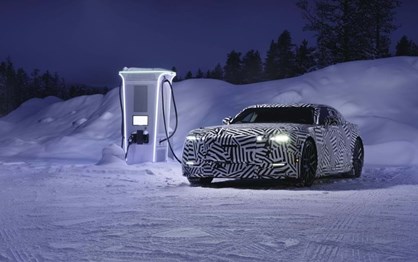 Estreia para breve: GT eléctrico da Jaguar acelera 1.000 cv na neve