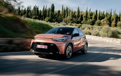 Toyota Aygo X Hybrid revolucionário na cidade… mas não é barato!