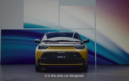 Toyota Aygo X Hybrid é revolucionário na cidade… mas não é barato!