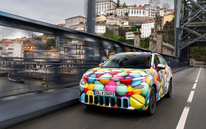 Novo Skoda Epiq eléctrico passeou-se no Porto; estreia antes do Verão