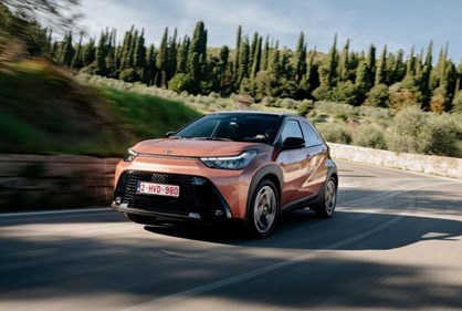 Toyota Aygo X Hybrid revolucionário na cidade… mas não é barato!