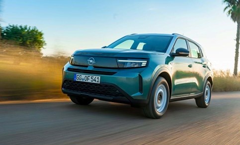 Opel Frontera Hybrid 145: familiar tranquilo a preço controlado