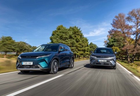 BYD Atto 2 DM-i ''democratiza'' híbrido 'plug-in'; Atto 2 eléctrico eleva autonomia para 430 km