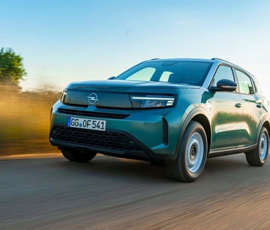 Opel Frontera Hybrid 145: familiar tranquilo a preço controlado