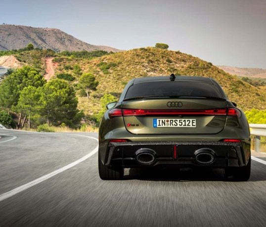 Berlina ou Avant? Audi RS 5 explode 639 cv híbridos emocionantes