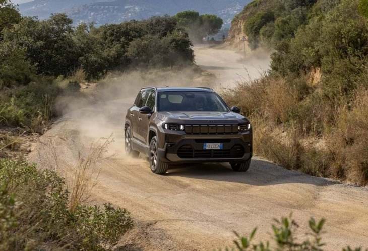 Jeep Compass ganha híbrido 'plug-in' de 225 cv; todos os preços