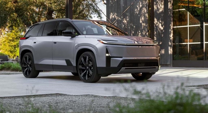 Toyota Highlander é ''eléctrico'' de sete lugares; Europa fica de fora