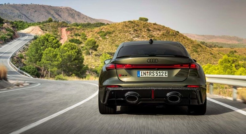 Berlina ou Avant? Audi RS 5 explode 639 cv híbridos emocionantes
