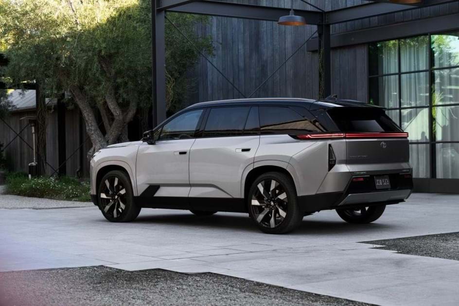 Toyota Highlander é ''eléctrico'' de sete lugares; Europa fica de fora
