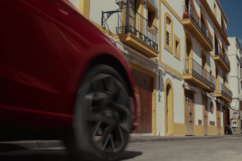 Ibiza e Arona em estreia nacional ao som do hino oficial da Seat