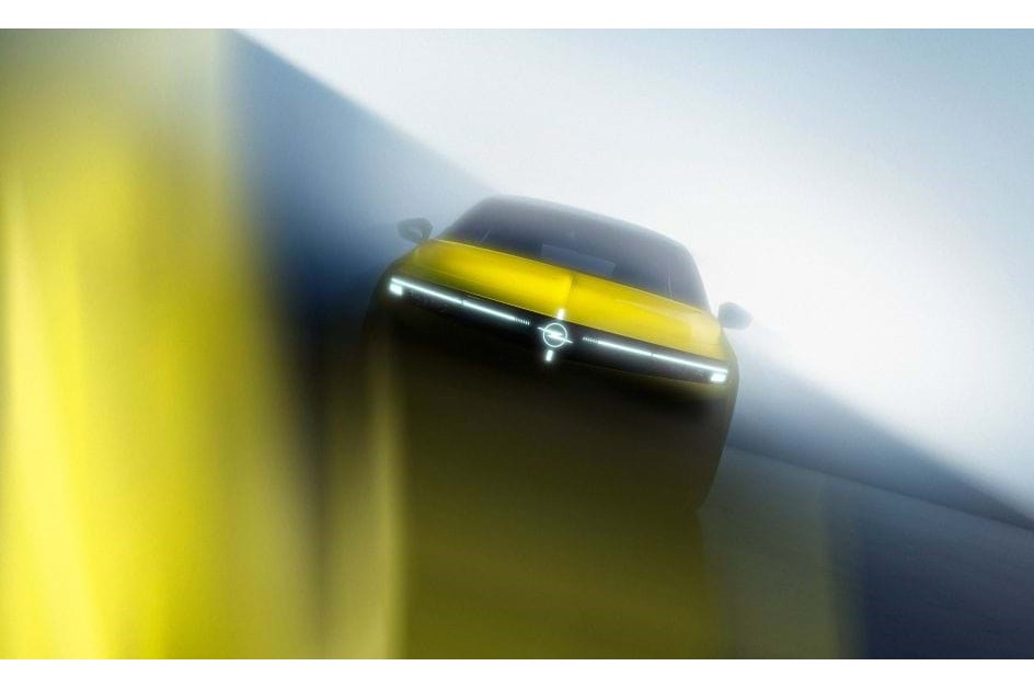 Opel Astra mais refinado define preços e abre reservas