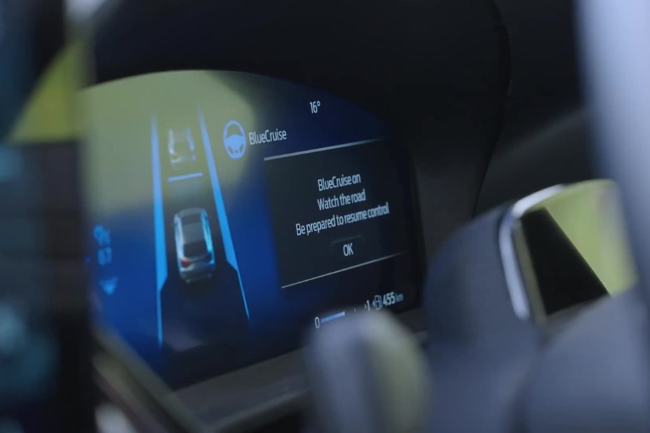 Gama Ford Kuga assume BlueCruise para a condução ''sem mãos''
