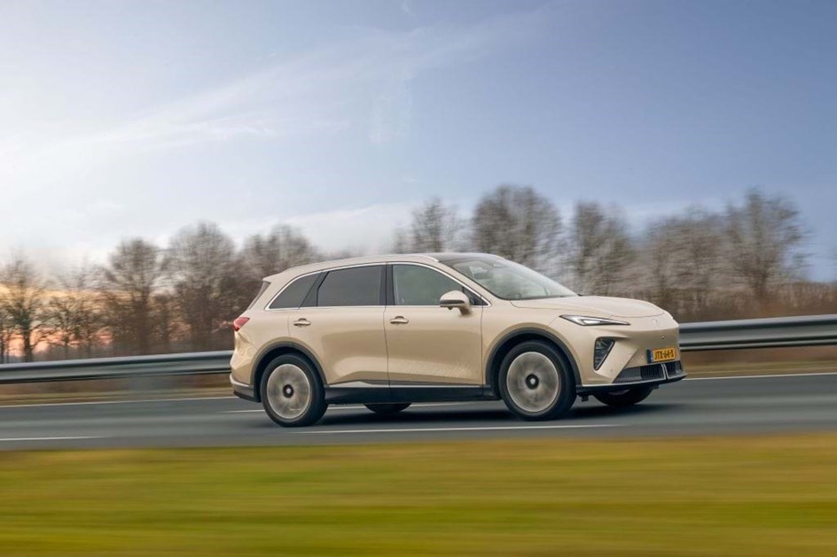 MG S6 EV estreia-se com 530 km… e traz MG4 renovado a reboque!