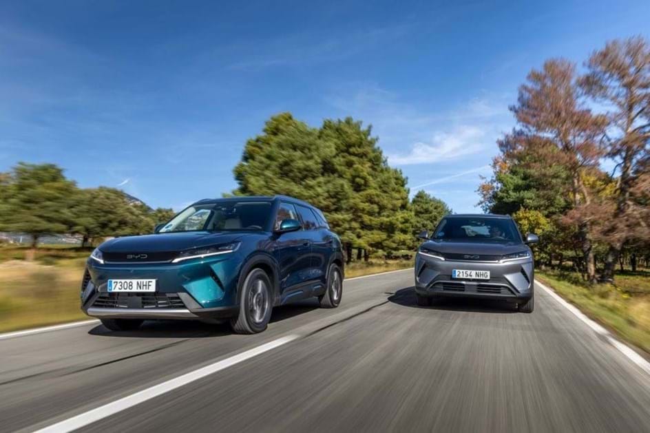 BYD Atto 2 DM-i ''democratiza'' híbrido 'plug-in'; Atto 2 eléctrico eleva autonomia para 430 km