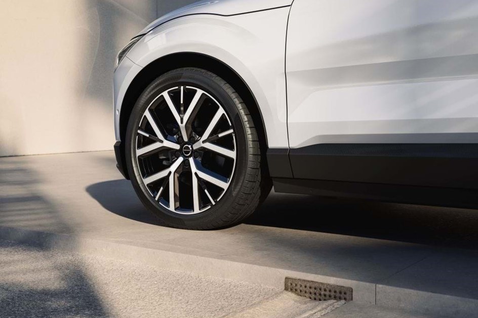 Mais barato? Volvo baixa potência do EX30 para 150 cv