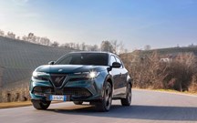 Alfa Romeo Junior Ibrida: diversão renascida ao volante