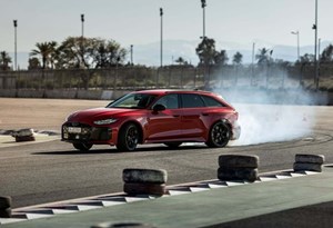 Agora é a sério: Audi RS 5 em Marrocos ataca curvas do Atlas com toda a brutalidade