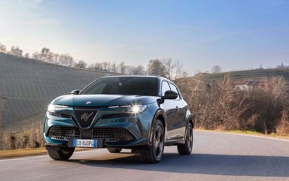 Alfa Romeo Junior Ibrida: diversão renascida ao volante