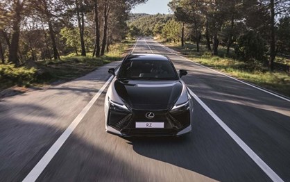 Lexus RZ mais emocionante com caixa ''manual'' de velocidades