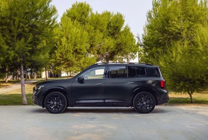 Mercedes-Benz GLB 100% híbrido define preços e abre reservas