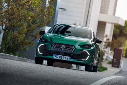 ''Guerra'' aos preços da gasolina e gasóleo: Renault reforça oferta GPL com novo motor Eco-G 120