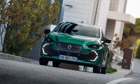 ''Guerra'' aos preços da gasolina e gasóleo: Renault reforça oferta GPL com novo motor Eco-G 120