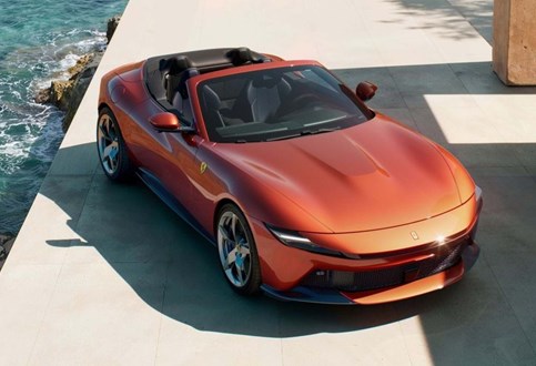 Ferrari Amalfi ''perde'' a capota para transformar-se num Spider