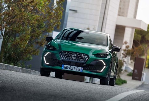 ''Guerra'' aos preços da gasolina e gasóleo: Renault reforça oferta GPL com novo motor Eco-G 120