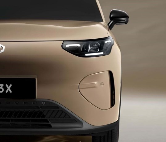 Leapmotor B03X mostra habitáculo moderno e espaçoso