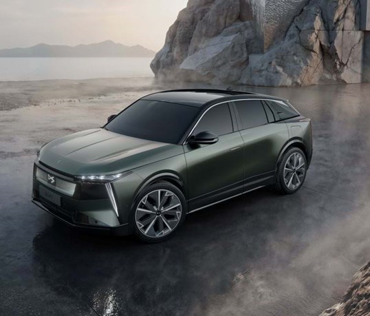 Autonomia até 740 km: DS Nº7 ganha novo fôlego na estreia eléctrica