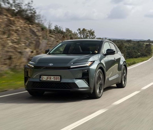 Reservas só 'online': Toyota C-HR+ já tem preço definido