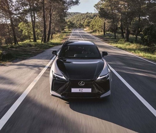 Lexus RZ mais emocionante com caixa ''manual'' de velocidades