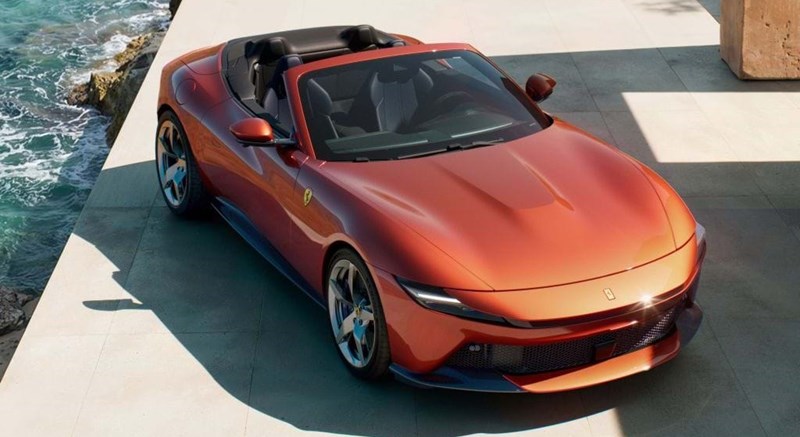 Ferrari Amalfi ''perde'' a capota para transformar-se num Spider