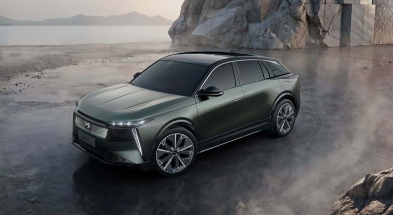 Autonomia até 740 km: DS Nº7 ganha novo fôlego na estreia eléctrica