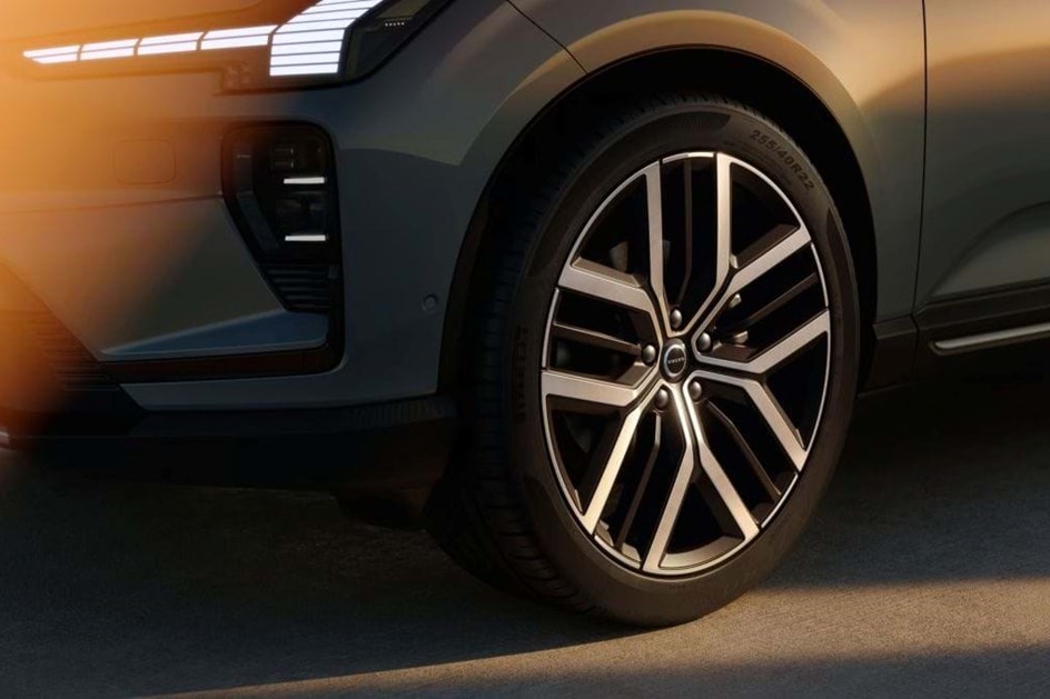 Volvo EX60 ''corta'' ansiedade eléctrica com 810 km de autonomia