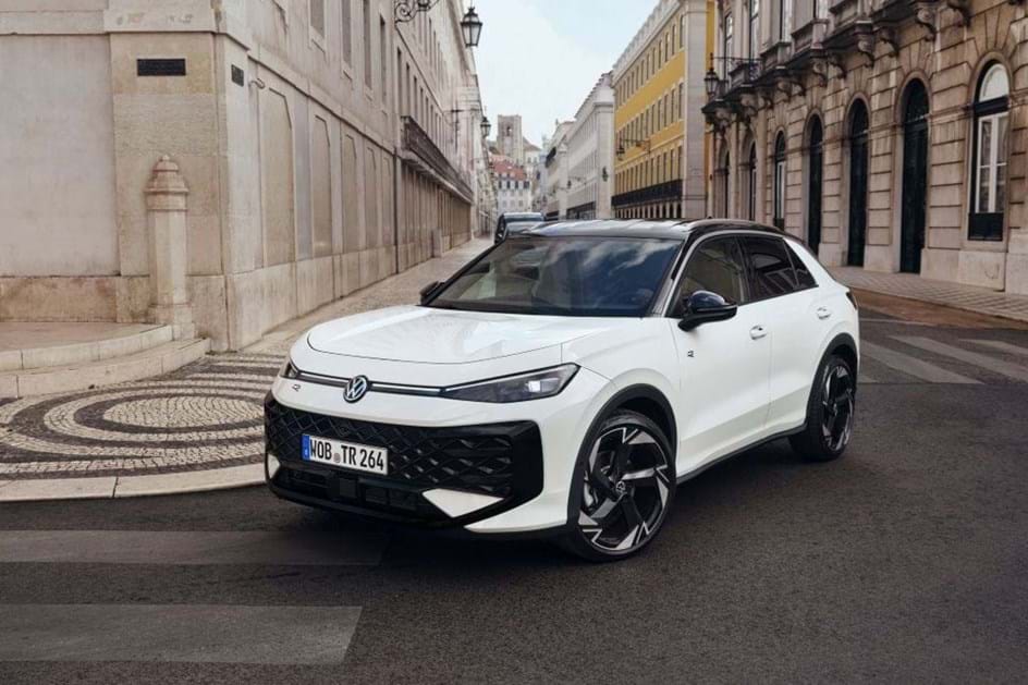 Lucros da Volkswagen caem para metade em 2025