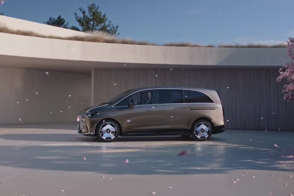 Mercedes-Benz VLE assume luxo do Classe S em formato XXL