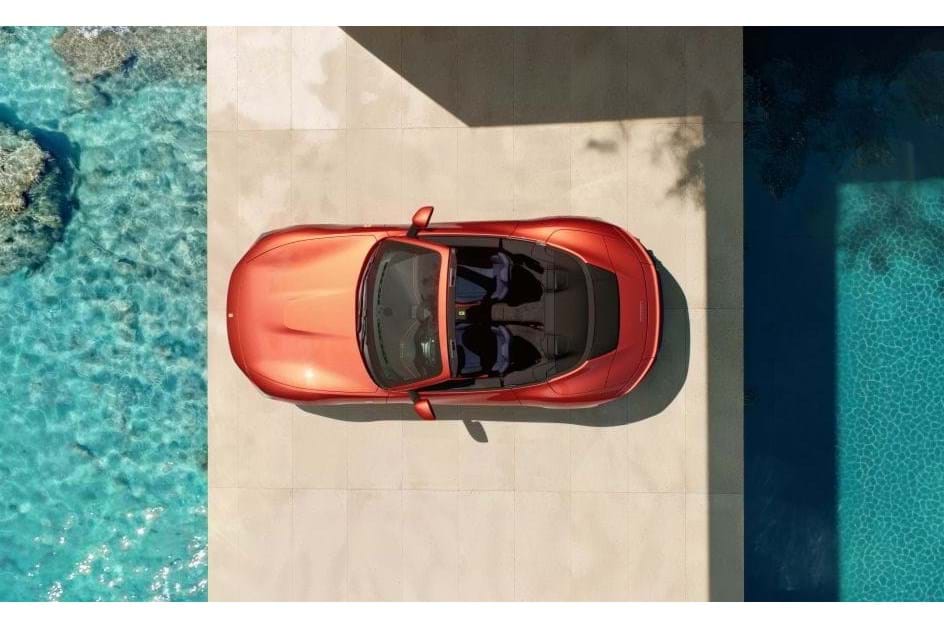 Ferrari Amalfi ''perde'' a capota para transformar-se num Spider