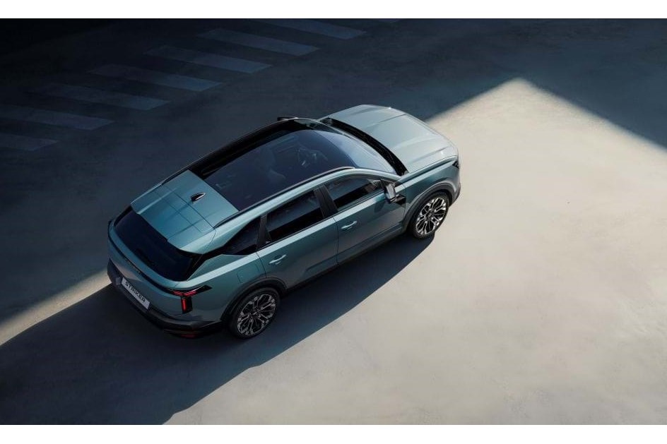 Modular em forma de SUV coupé: Dacia Striker vai atacar pelo preço