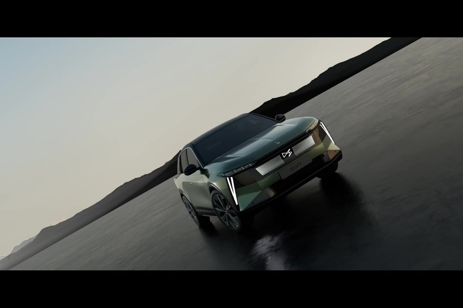 Autonomia até 740 km: DS Nº7 ganha novo fôlego na estreia eléctrica