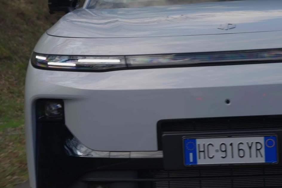 Leapmotor B10 alarga gama com REEV Hybrid para 900 km