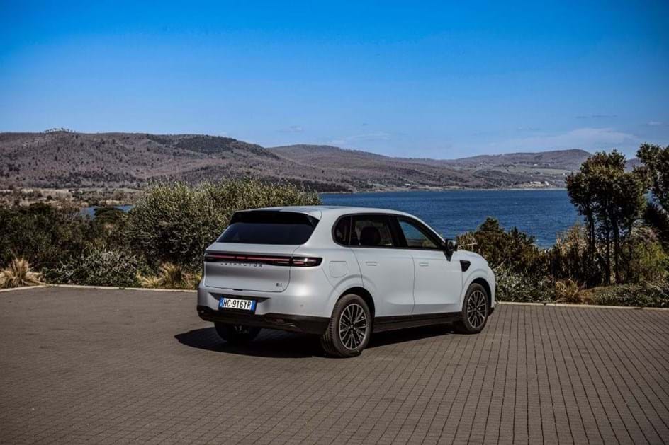 Leapmotor B10 alarga gama com REEV Hybrid para 900 km