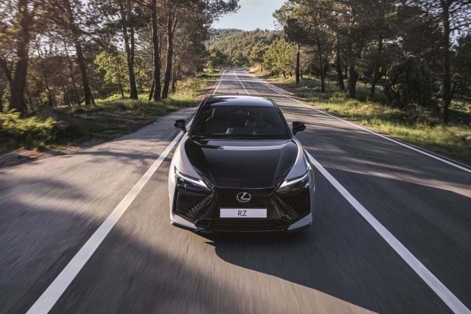 Lexus RZ mais emocionante com caixa ''manual'' de velocidades