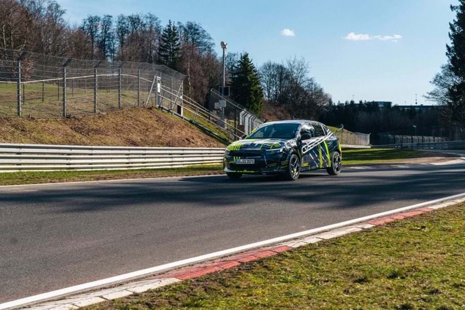 Opel Corsa GSE conclui ensaios dinâmicos no ''inferno verde" de Nürburgring