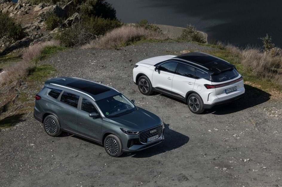 Híbrido, combustão e 'plug-in': Ebro ataca mercado com quatro SUV