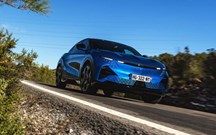Alpine A390 GT na estrada: ''falso'' familiar com alto poder desportivo